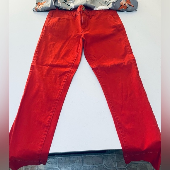 Elle Red Ankle & Cropped Jeans - Picture 5 of 7